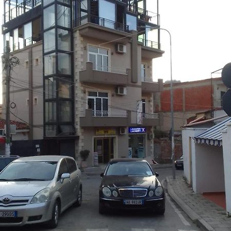 Hotel Italia Tirana Buitenkant foto
