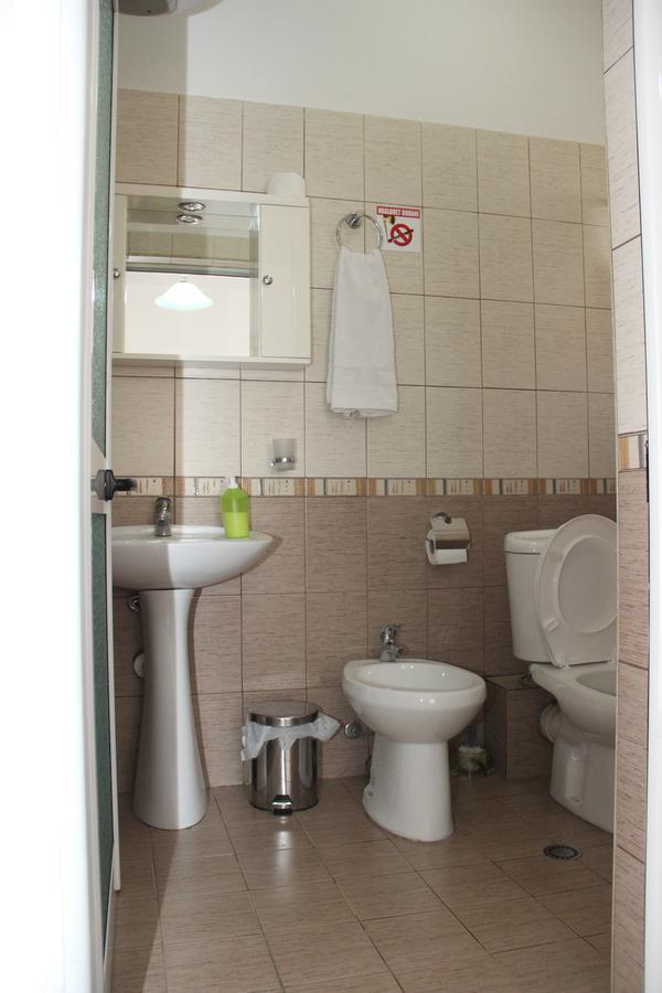 Hotel Italia Tirana Buitenkant foto