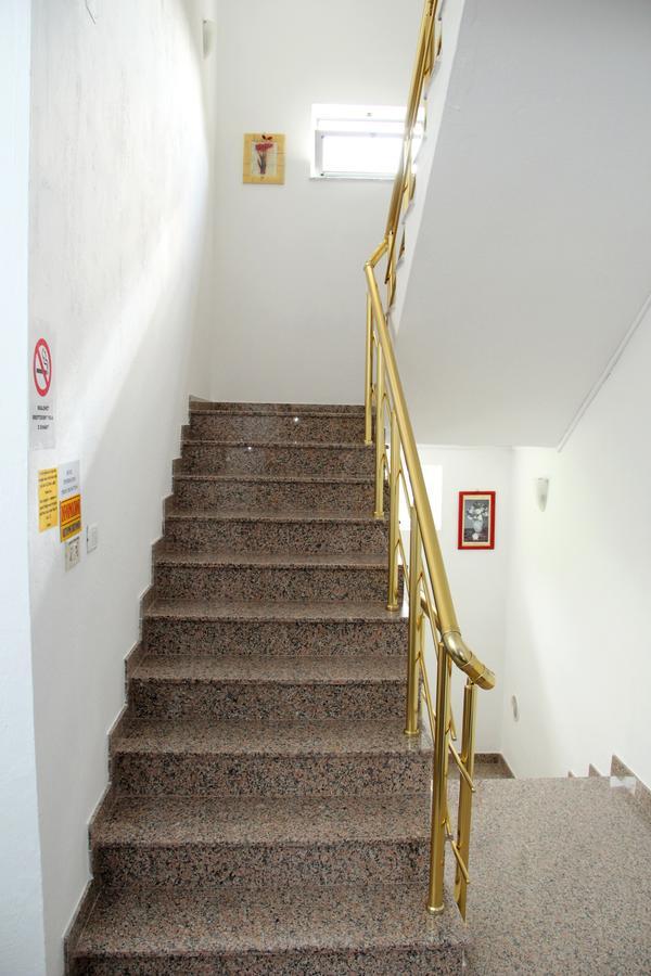 Hotel Italia Tirana Buitenkant foto