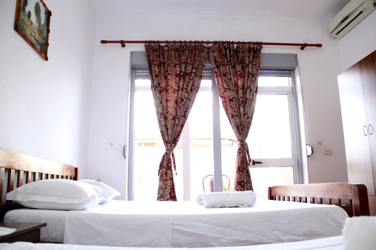 Hotel Italia Tirana Buitenkant foto