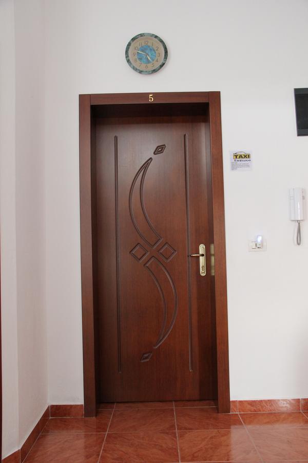 Hotel Italia Tirana Buitenkant foto
