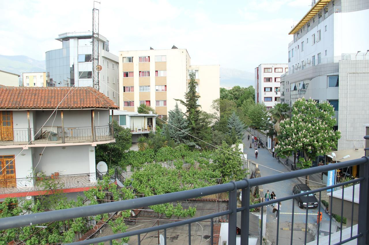 Hotel Italia Tirana Buitenkant foto